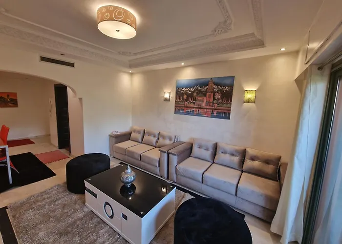 Deluxe Apartment In The Center Of City