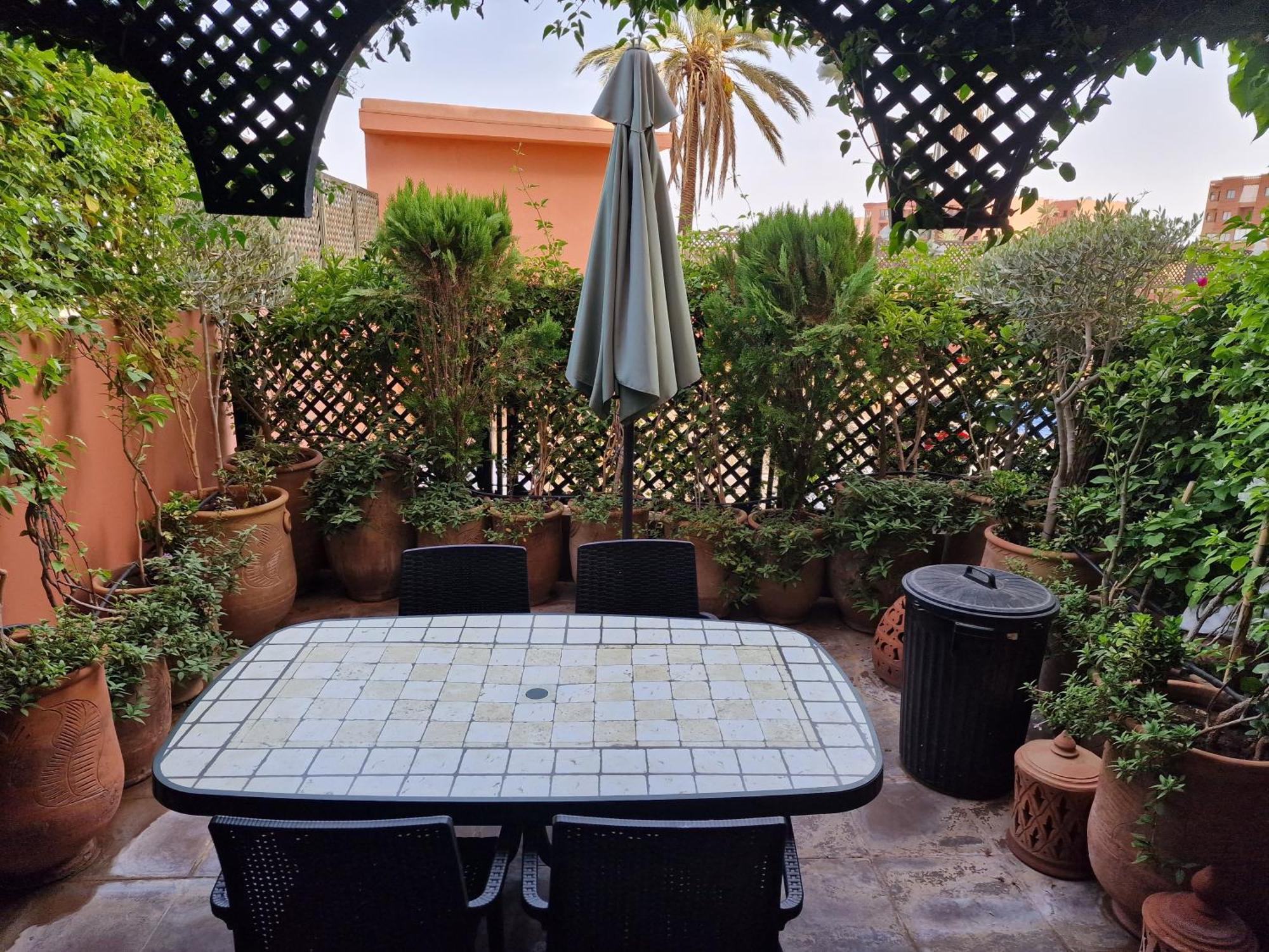 Apartment Deluxe In The Center Of With Free Wifi *